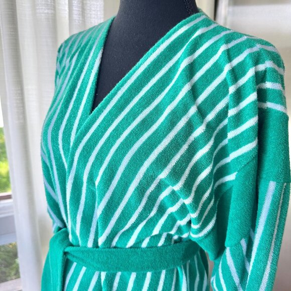 Vintage 80s terrycloth robe, green white stripes, short bell sleeves, tiebelt - Picture 2 of 9